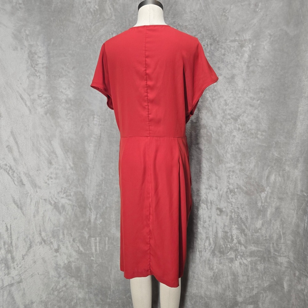 Red Twist-Front V-Neck Dress - Picture 5 of 13